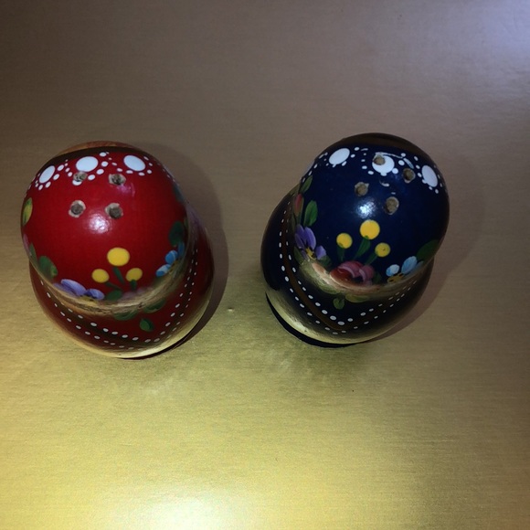 💖Russian Nesting Dolls Salt and Pepper Shakers - Picture 6 of 8